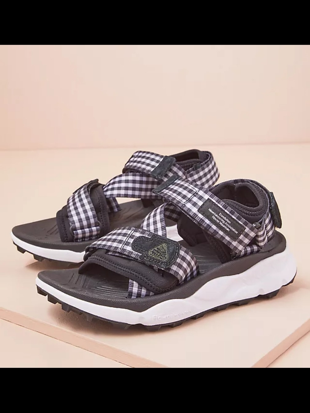 Womens Flower Mountain 🖤 Black Gingham Sport Sandals - SIZE 8